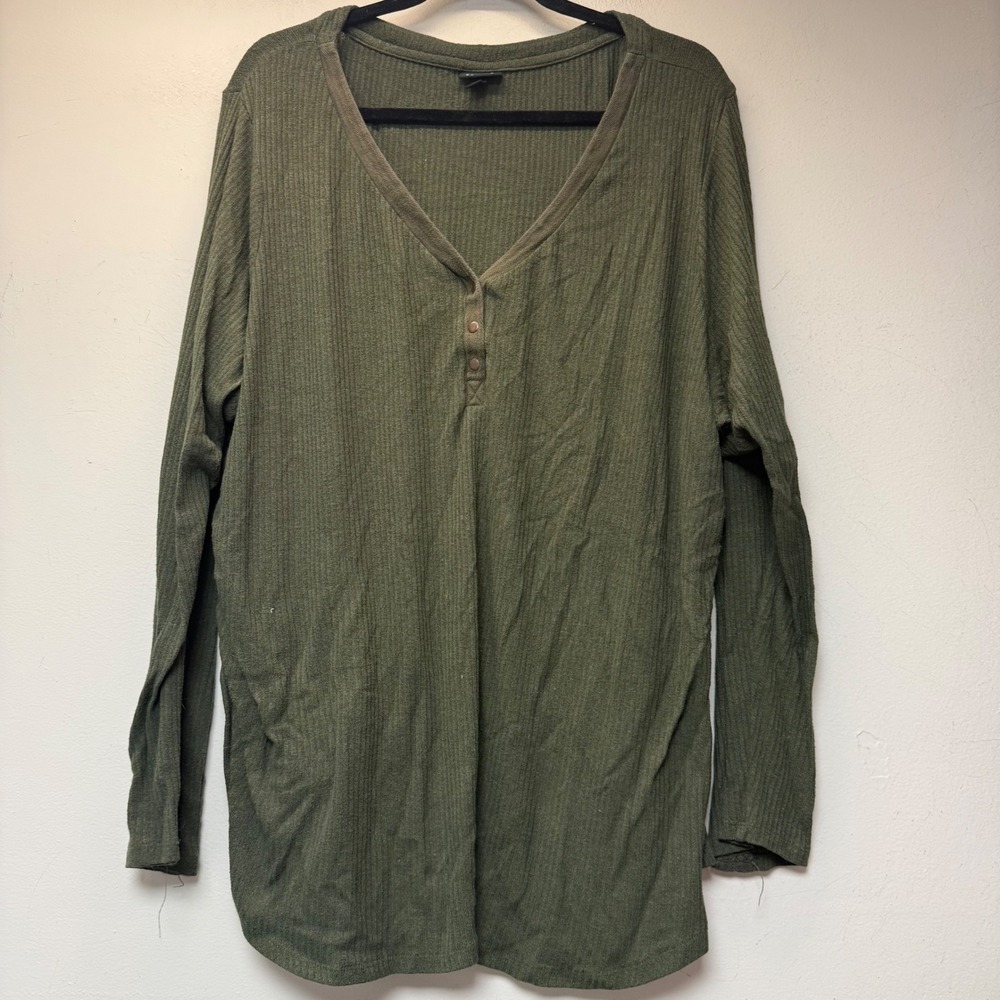 Torrid Henley Top Womens 4 Olive Green Excellent Ribbed Knit Lace Up Cuff 14709